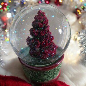 DEPT 65 2004 Berry Tree Glitter Collectible Water Globe Musical Deck The Halls